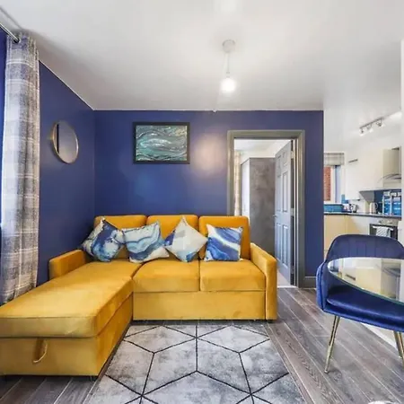 The Exquisite Gem -parking Apartment Harrow