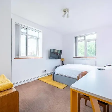 Flat 13