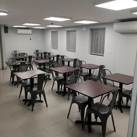 Blue Sapphire Hotel Ilford