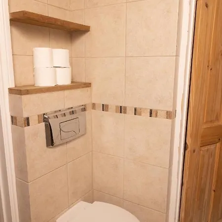 Apartment The Angel Place Hideaway - Fair 4bdr House With Terrace