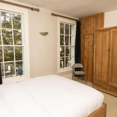 The Angel Place Hideaway - Fair 4bdr House With Terrace Apartment