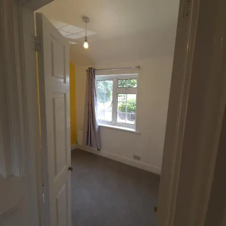 Semesterbostad Sipson House West Drayton 3 Bedroom 2 Bathroom Plush Parking Close To Lhr By Mdps West Drayton (Middlesex)