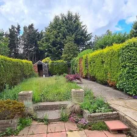 Sipson House West Drayton 3 Bedroom 2 Bathroom Plush Parking Close To Lhr By Mdps Semesterbostad