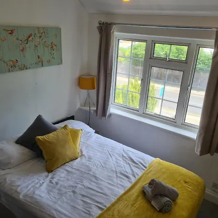 Sipson House West Drayton 3 Bedroom 2 Bathroom Plush Parking Close To Lhr By Mdps * West Drayton (Middlesex)