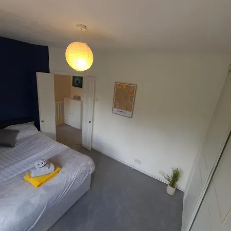 Semesterbostad Sipson House West Drayton 3 Bedroom 2 Bathroom Plush Parking Close To Lhr By Mdps