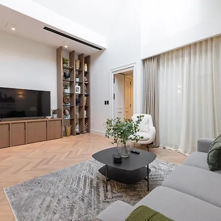 Apartment Covent Garden Piazza By Stayo London