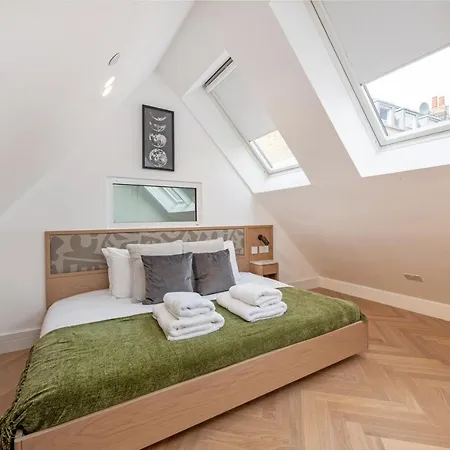 Apartment Covent Garden Piazza By Stayo *