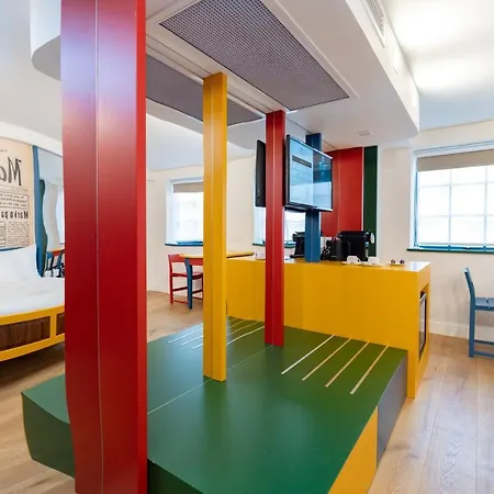 Hotel Limehouse Library