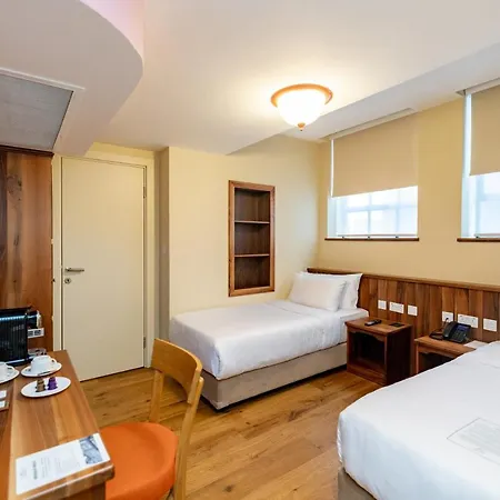 Hotel Limehouse Library