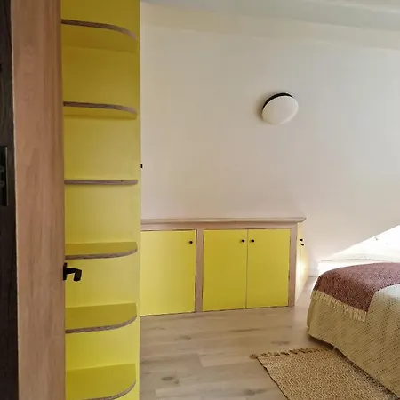 Sky - Stunning 3 Bed Apt In The Sky Londra