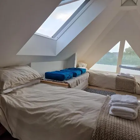 Sky - Stunning 3 Bed Apt In The Sky *