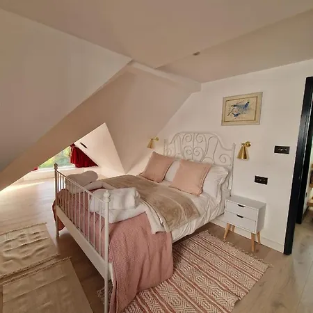 Sky - Stunning 3 Bed Apt In The Sky * London