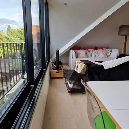 Sky - Stunning 3 Bed Apt In The Sky Apartment *