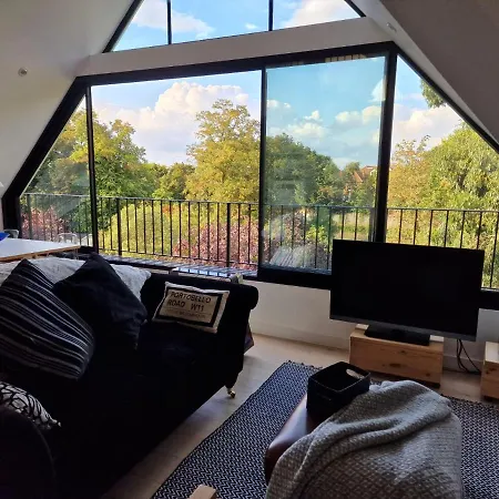 Sky - Stunning 3 Bed Apt In The Sky * London