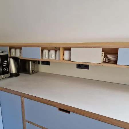 Apartment Sky - Stunning 3 Bed Apt In The Sky London