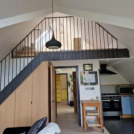 Sky - Stunning 3 Bed Apt In The Sky Apartment