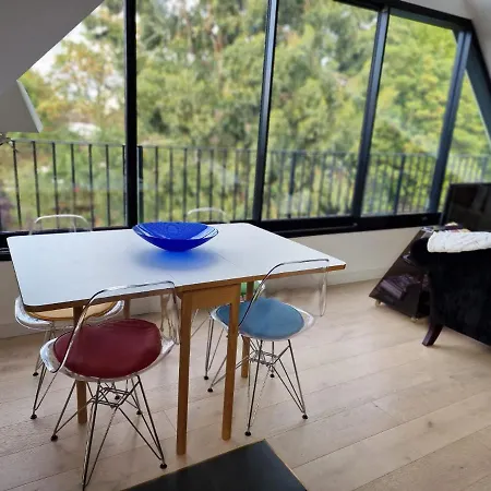 Sky - Stunning 3 Bed Apt In The Sky Apartment