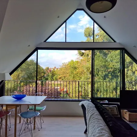 Sky - Stunning 3 Bed Apt In The Sky