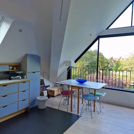Sky - Stunning 3 Bed Apt In The Sky *