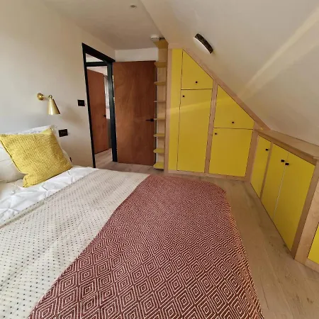 Sky - Stunning 3 Bed Apt In The Sky