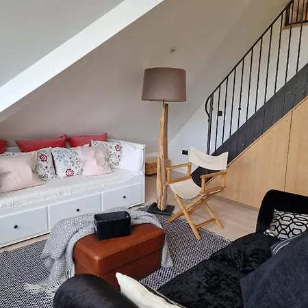 Apartment Sky - Stunning 3 Bed Apt In The Sky London