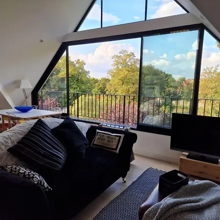 Sky - Stunning 3 Bed Apt In The Sky
