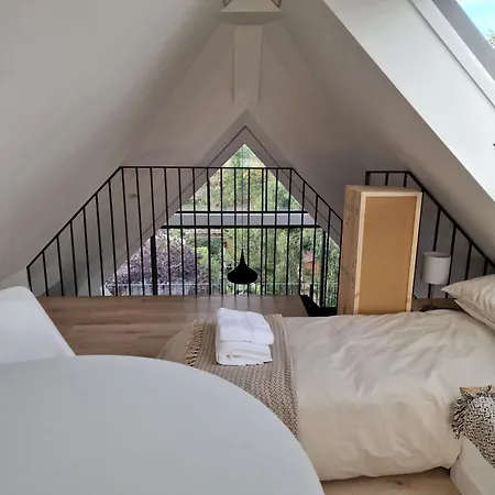 Sky - Stunning 3 Bed Apt In The Sky Apartment
