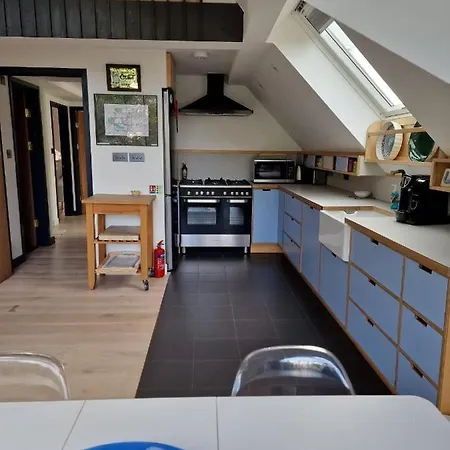 Apartment Sky - Stunning 3 Bed Apt In The Sky London