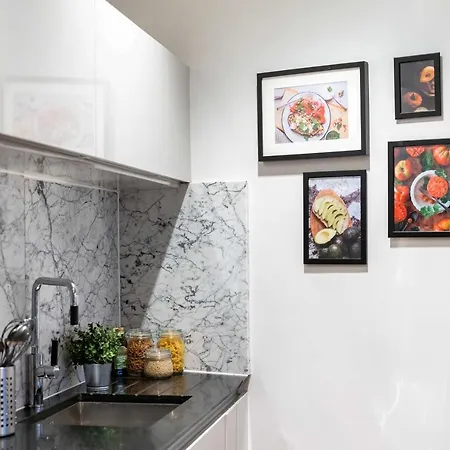 Stunning Camden House With Private Terrace & Free Parking Holiday home London