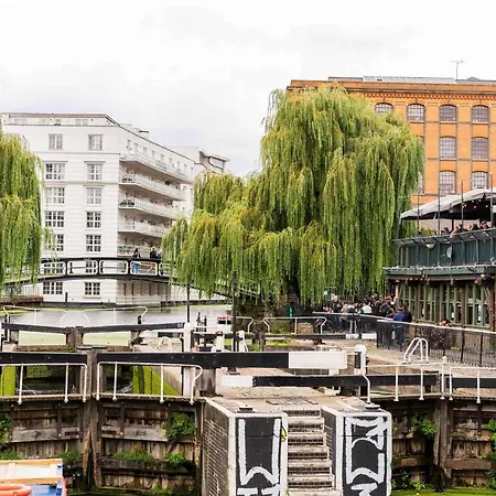 Holiday home Stunning Camden House With Private Terrace & Free Parking London