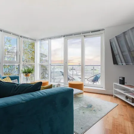 Thames View In Town! Large Luxxe Nomad Design Family Apartment London