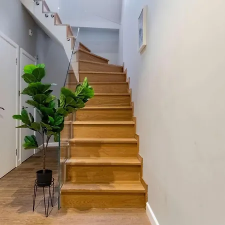 Stunning Camden House With Private Terrace & Free Parking Holiday home
