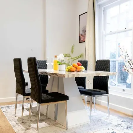 Stunning Camden House With Private Terrace & Free Parking Holiday home London