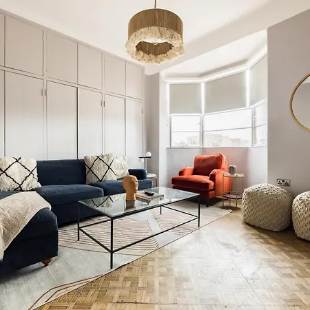 The West End Penthouse - 4bdr With Views Apartment *