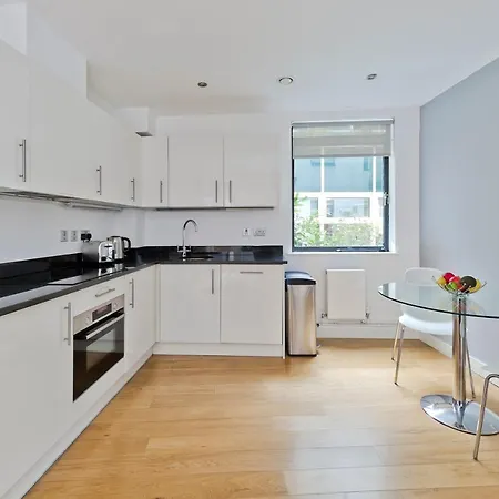 Red Lion Court By City2stay London