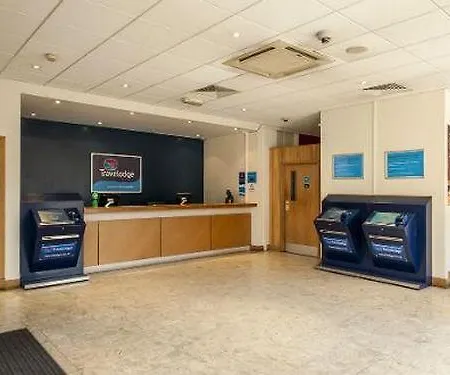 Travelodge Farringdon 3*