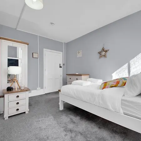 Hyde Park Guest house *