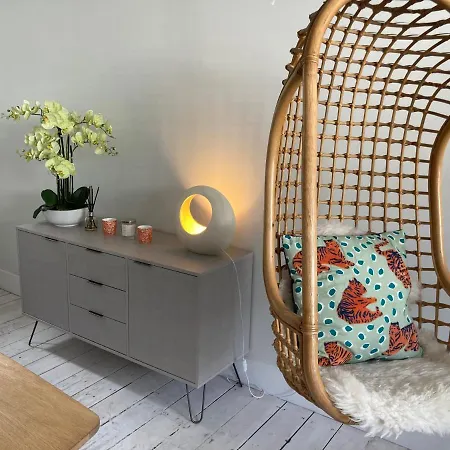 Magnificent House For 6 In Fulham With Back Garden London