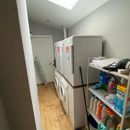 Homestay Large House Close To Greenwich *
