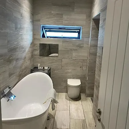 Large House Close To Greenwich Homestay