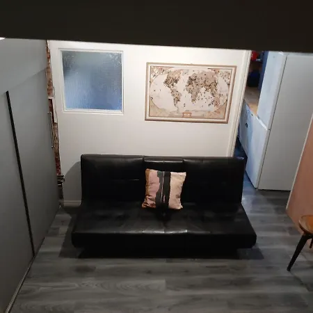 Single With Underbed 8 Hostel