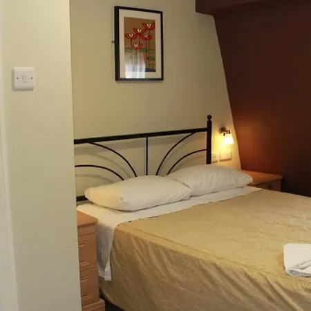 Hotel Fairways Paddington 2*