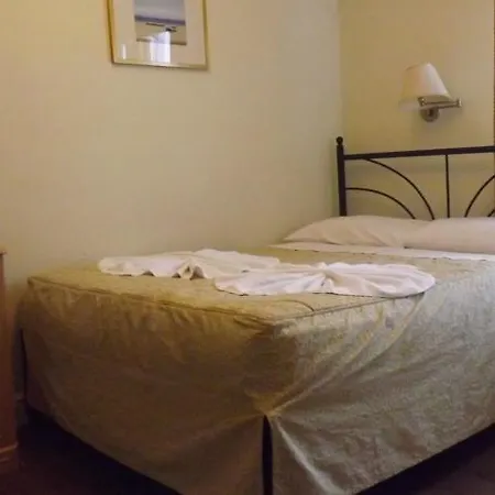 Fairways Paddington Hotel 2*