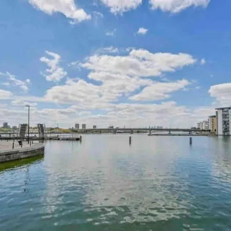 Apartment Modern 1-bedroom In Docklands *