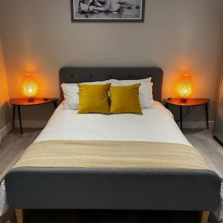 Apartment Lovely 1-bedroom In N1 *