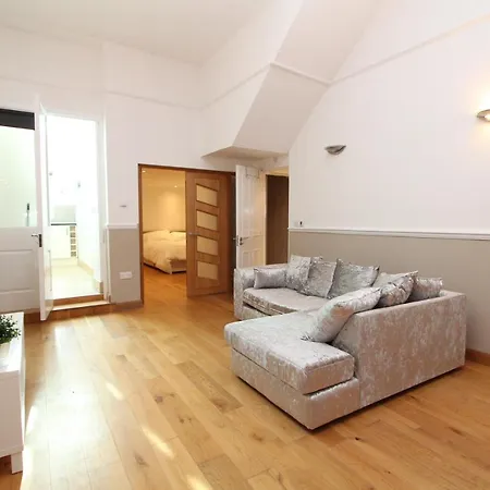 Apartment Stunning 2 Bed Flat In Fulham