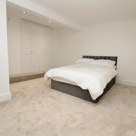 Apartment Stunning 2 Bed Flat In Fulham *