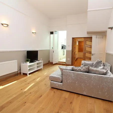 Apartment Stunning 2 Bed Flat In Fulham London