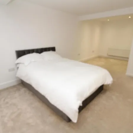 Stunning 2 Bed Flat In Fulham *