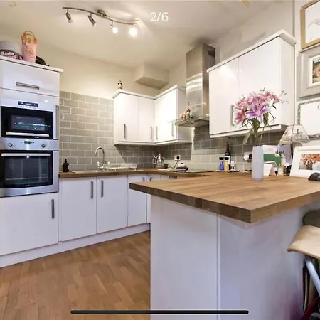 Lovely 1 Bedroom In West Kensington
